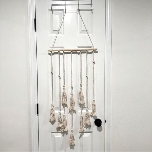 🩷3/$15🩷 Macrame photo wall hanging, tassels, beads - Picture 5 of 5